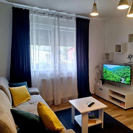Gospic Riverside Apartment Extérieur photo